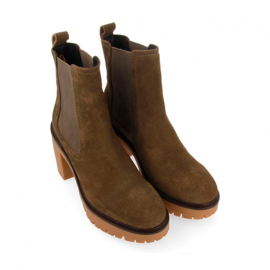 bottine-type-chelsea-kaki-avec-elastique-en-daim-et-semelle-track-avec-talon-effet-crepe-ardning bottine-type-chelsea-kaki-avec-elastique-en-daim-et-semelle-track-avec-talon-effet-crepe-ardning