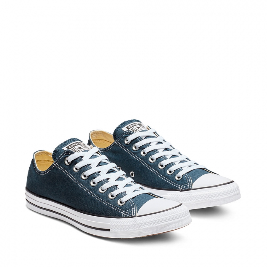 chuck-taylor-all-star-classic-low-top chuck-taylor-all-star-classic-low-top