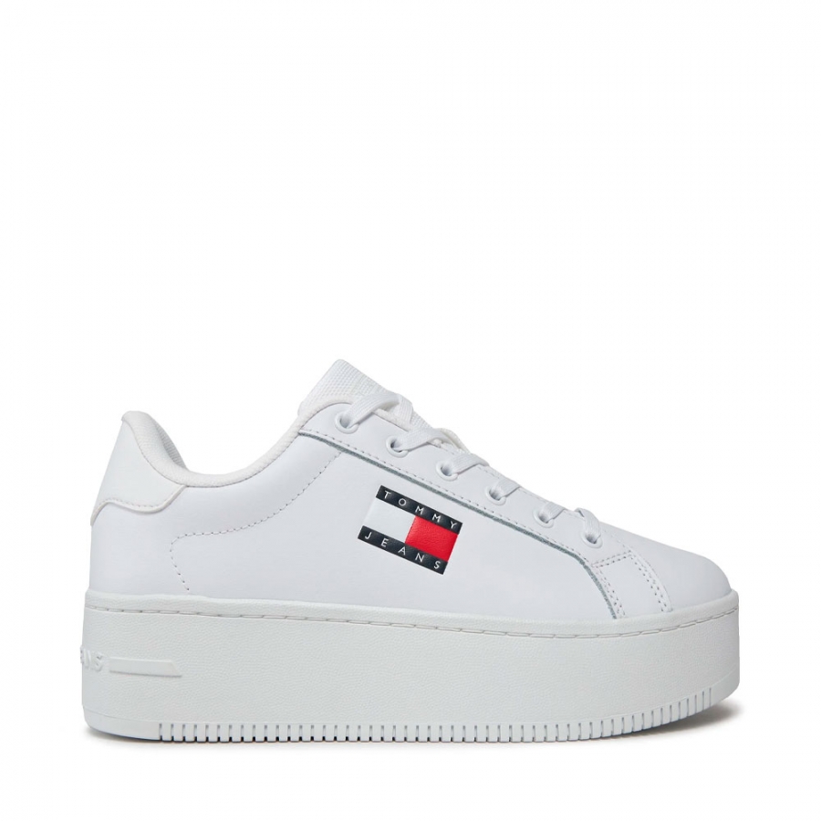 sneakers-essenziali-con-platform sneakers-essenziali-con-platform