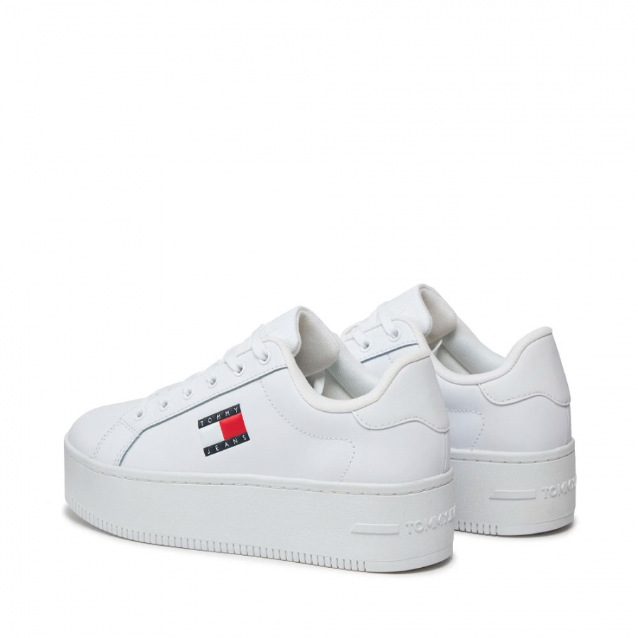 sneakers-essenziali-con-platform sneakers-essenziali-con-platform