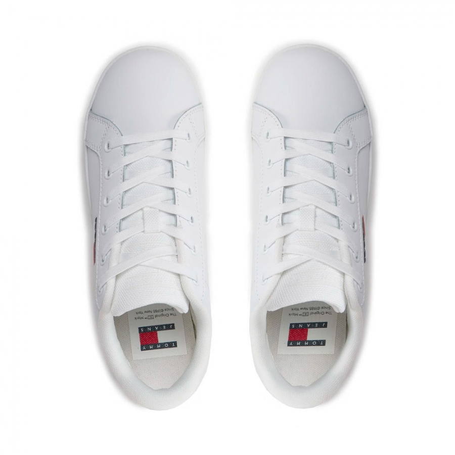 sneakers-essenziali-con-platform sneakers-essenziali-con-platform