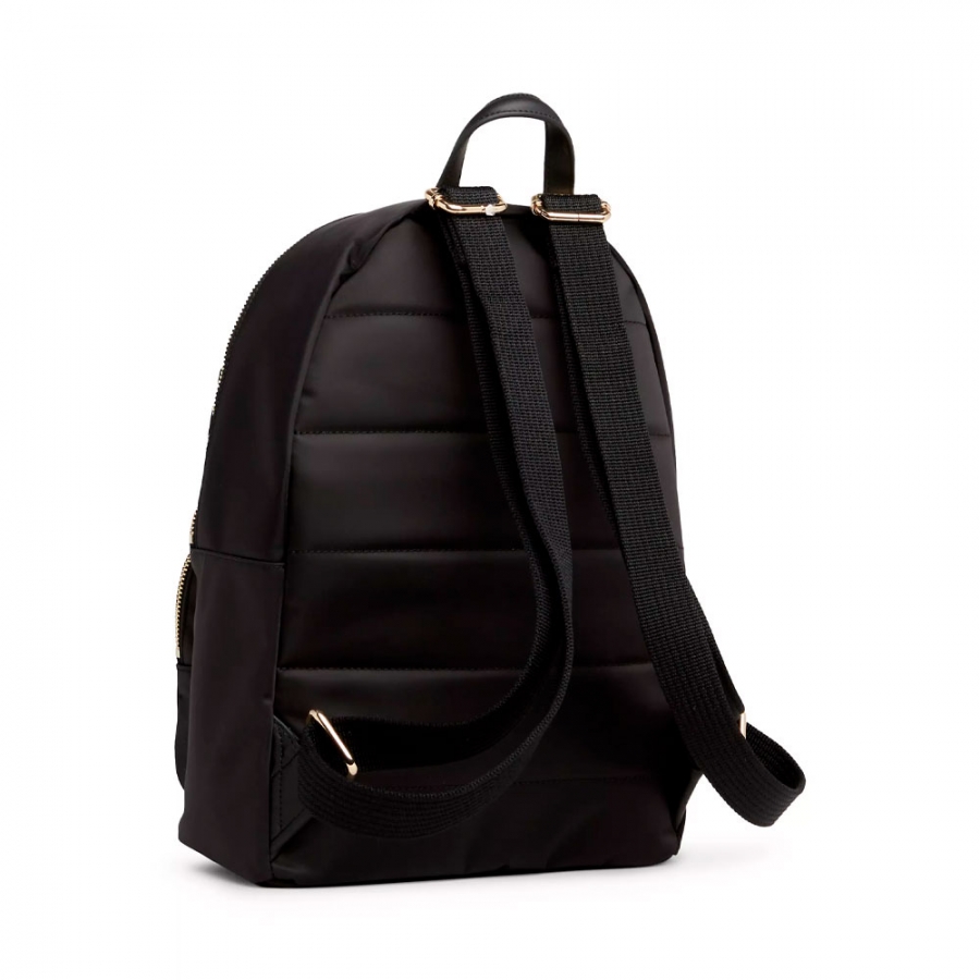 rucksack-mit-th-emblem-abzeichen rucksack-mit-th-emblem-abzeichen