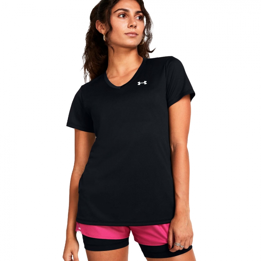 camiseta-con-cuello-de-pico-ua-tech