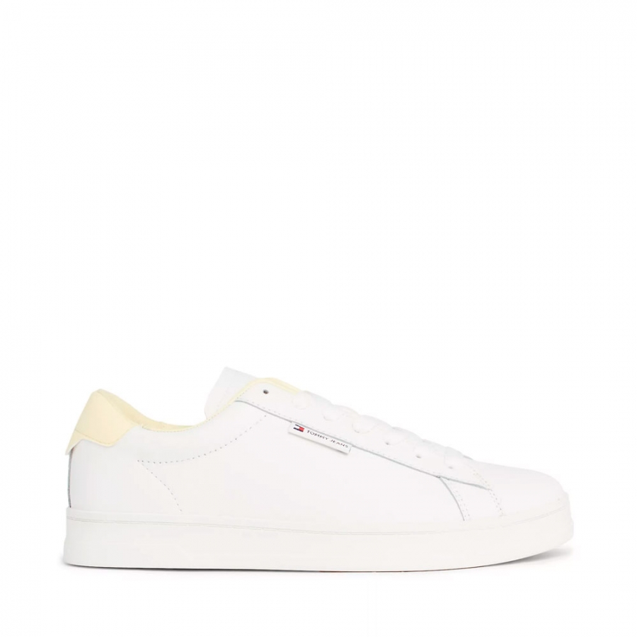 sneakers-bassa-in-pelle-con-patch sneakers-bassa-in-pelle-con-patch