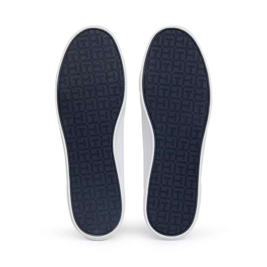 essential-iconic-sneakers-with-embroidered-logo essential-iconic-sneakers-with-embroidered-logo