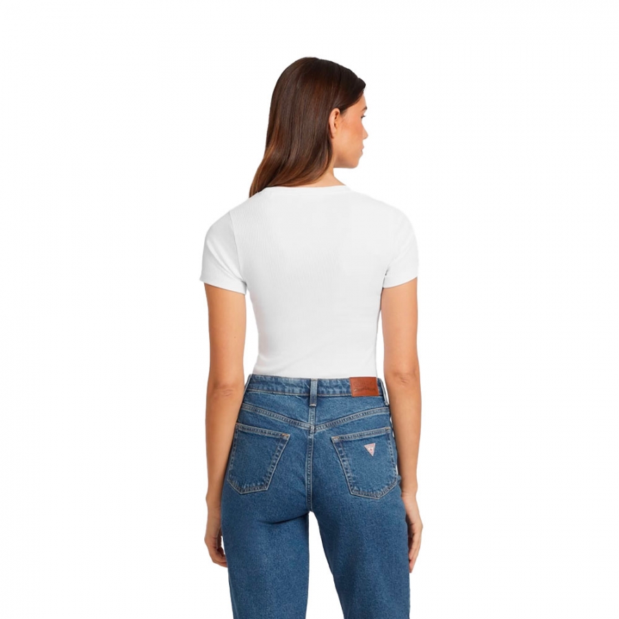 schmal-geschnittenes-besticktes-rippstrick-t-shirt schmal-geschnittenes-besticktes-rippstrick-t-shirt