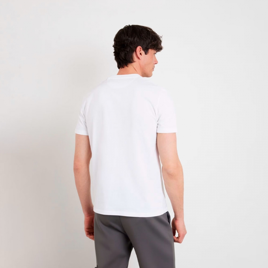 t-shirt-con-triangolo-frontale t-shirt-con-triangolo-frontale