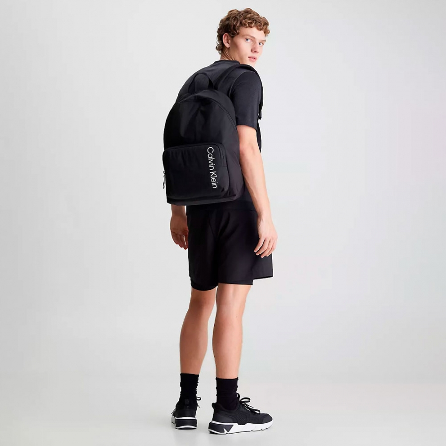 round-backpack round-backpack