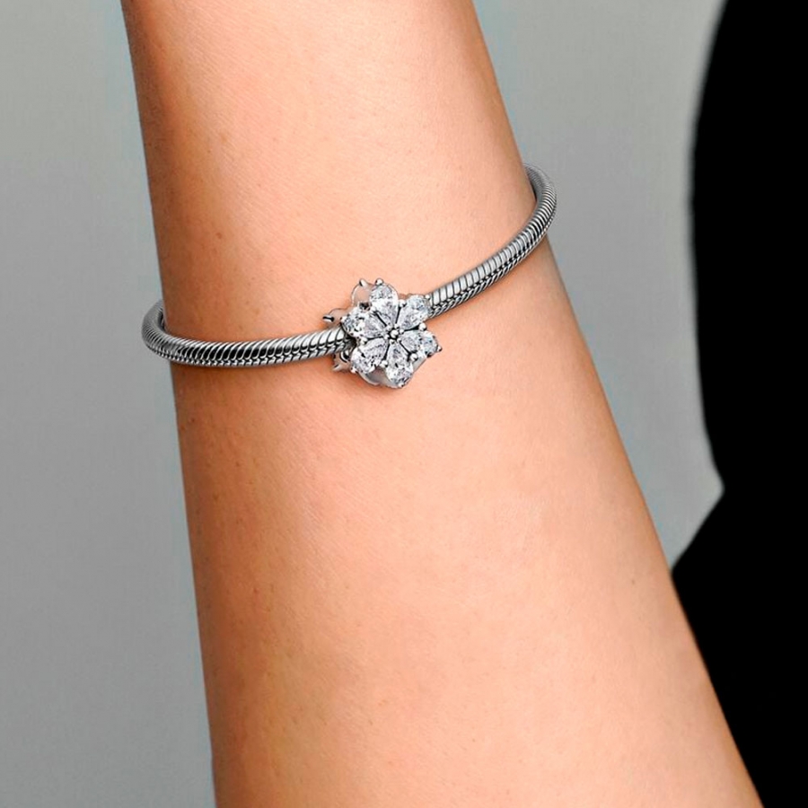 brilliant-herbal-charm-792623c01