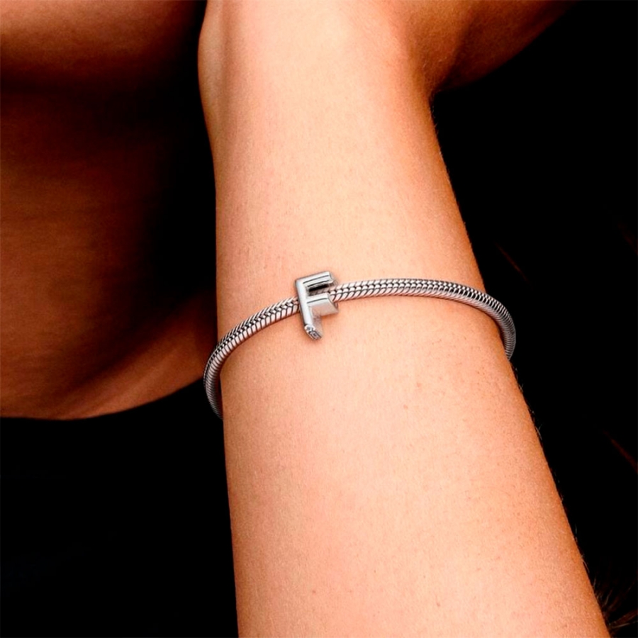 ciondolo-in-argento-sterling-con-lettera-f-797460 ciondolo-in-argento-sterling-con-lettera-f-797460
