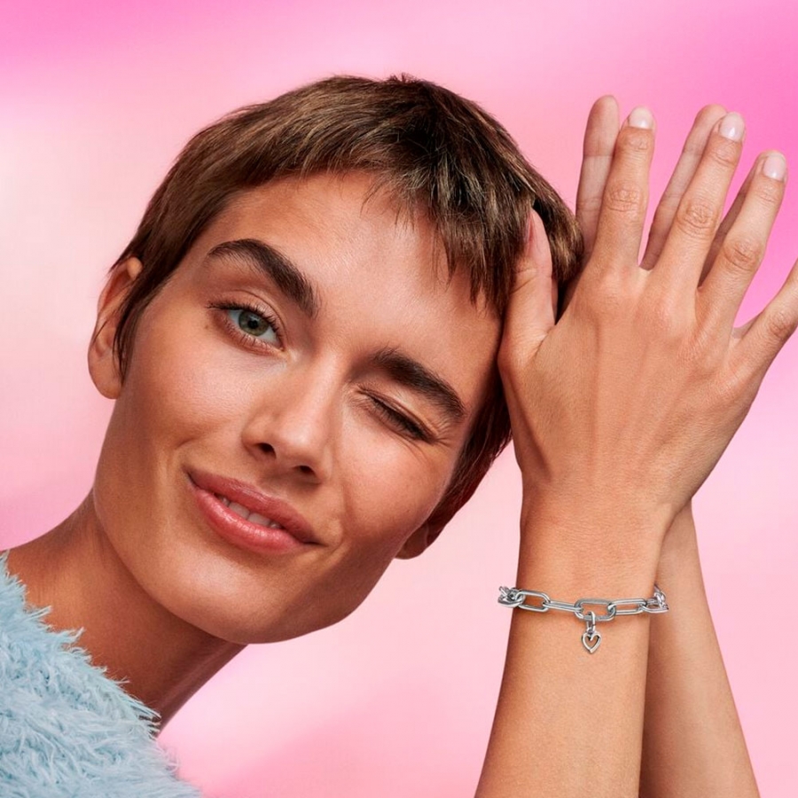 mini-ciondolo-a-forma-di-cuore-a-mano-libera-pandora-me-793048c00 mini-ciondolo-a-forma-di-cuore-a-mano-libera-pandora-me-793048c00