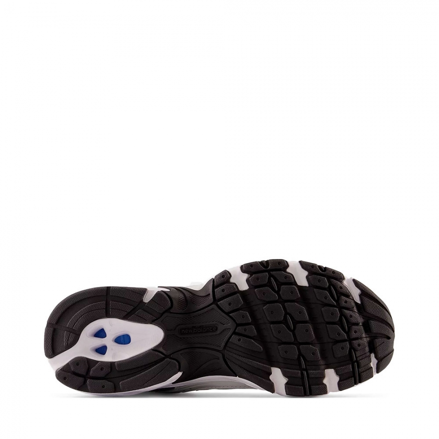 530-kids-teens-sneakers