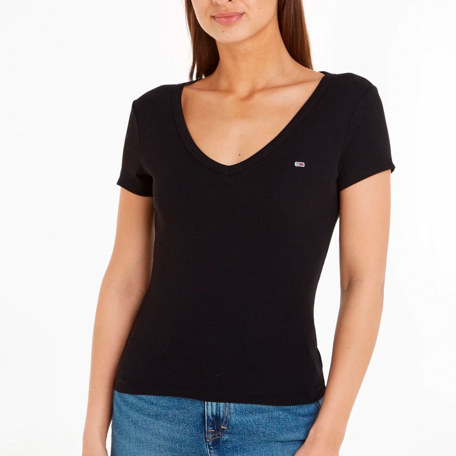 camiseta-essential-con-cuello-de-pico camiseta-essential-con-cuello-de-pico