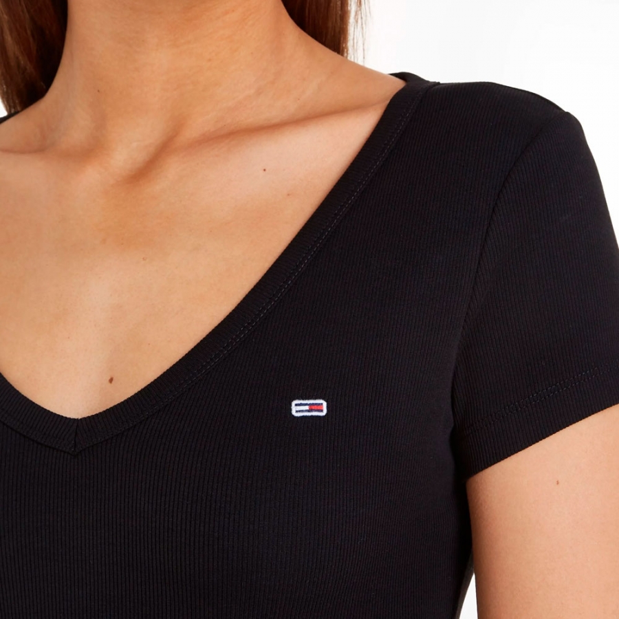 camiseta-essential-con-cuello-de-pico camiseta-essential-con-cuello-de-pico