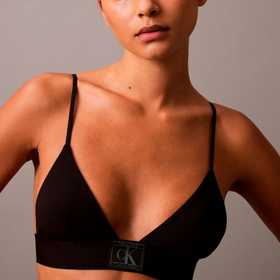 ck-top-000qf8204e-ub1-ts-unlined-triangle-black ck-top-000qf8204e-ub1-ts-unlined-triangle-black