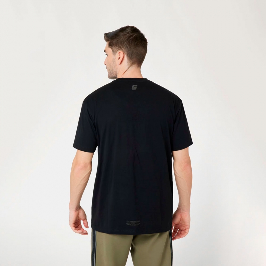 t-shirt-con-logo-triangolo t-shirt-con-logo-triangolo