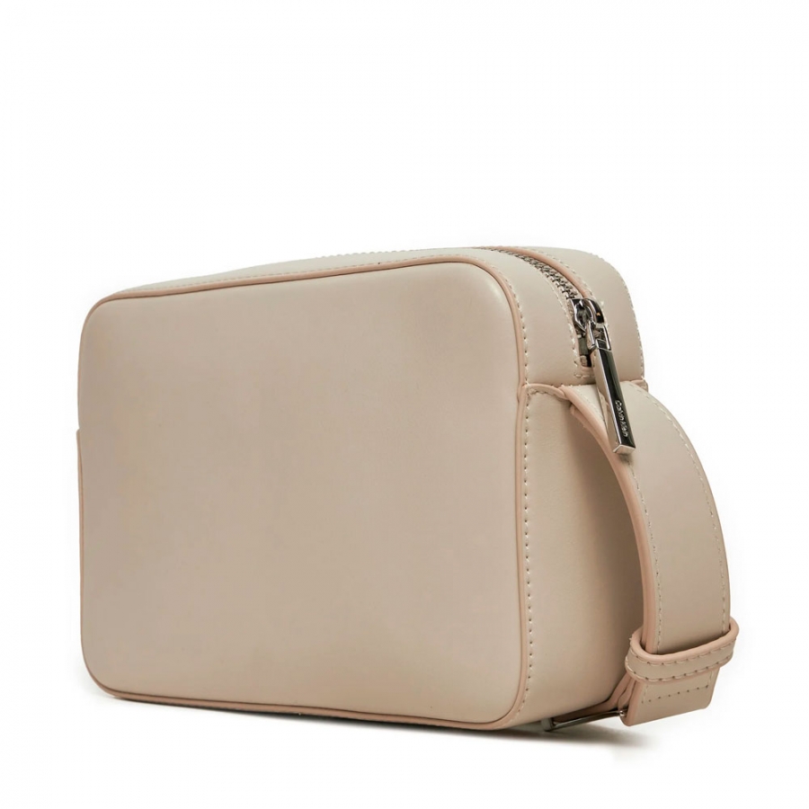 sac-bandouliere-avec-logo-camera-embosse sac-bandouliere-avec-logo-camera-embosse