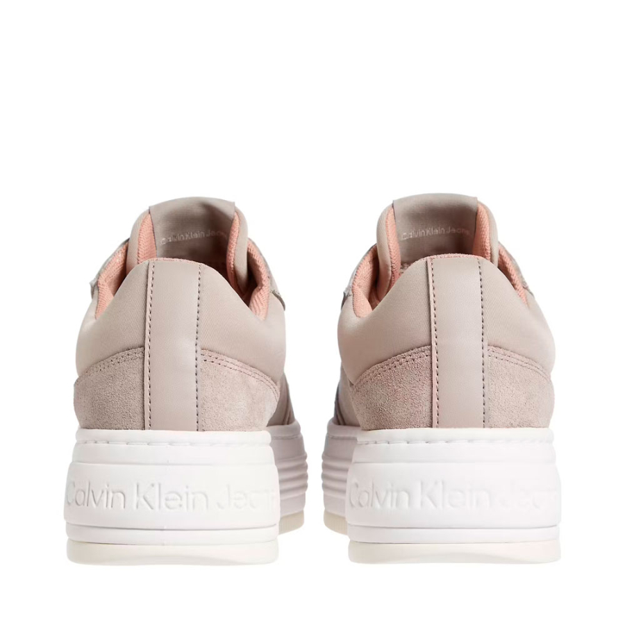 bold-platform-flat-sneakers bold-platform-flat-sneakers