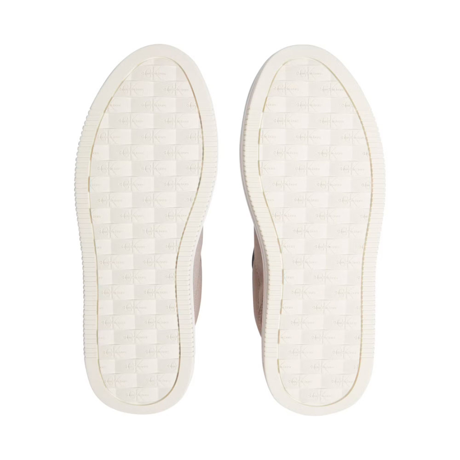 bold-platform-flat-sneakers bold-platform-flat-sneakers
