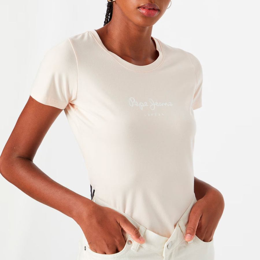 schmal-geschnittenes-bedrucktes-logo-t-shirt schmal-geschnittenes-bedrucktes-logo-t-shirt