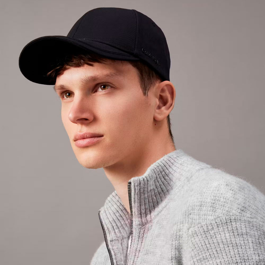 cap-with-metal-logo cap-with-metal-logo