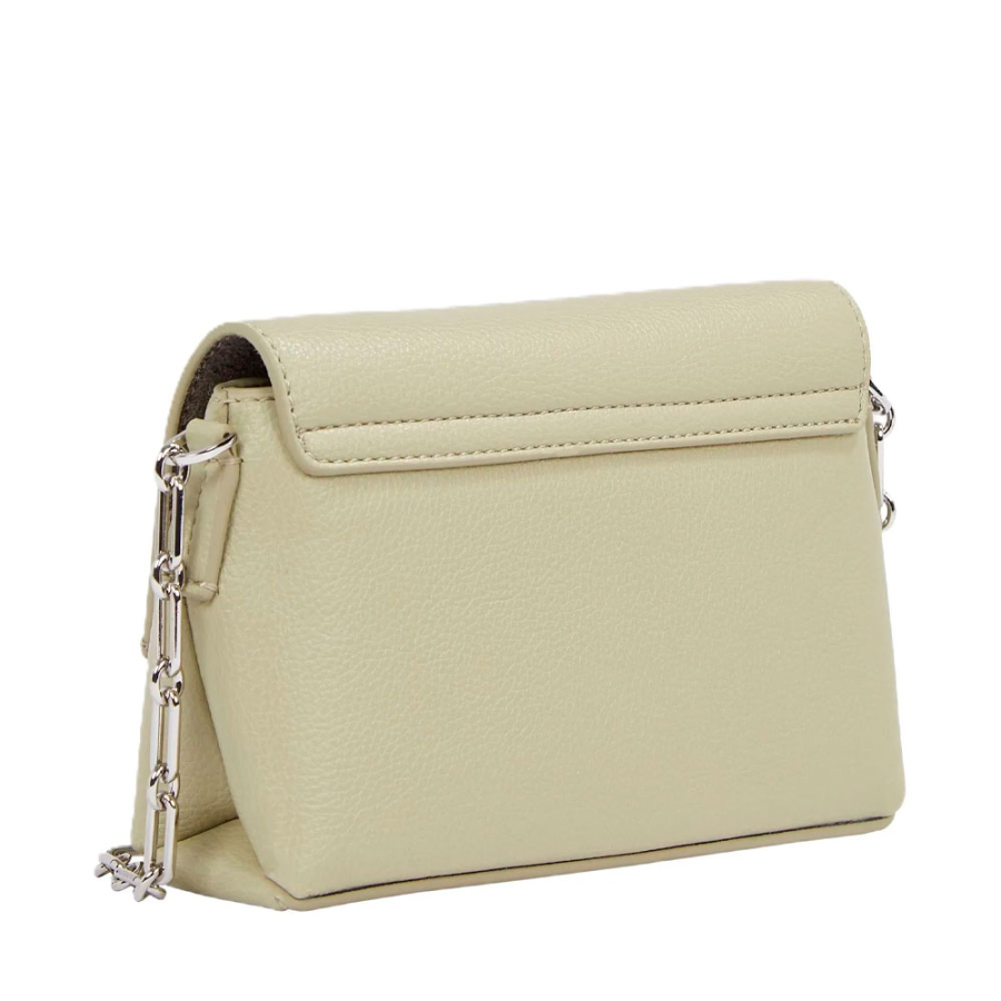 bolsa-crossbody-placa-com-corrente bolsa-crossbody-placa-com-corrente