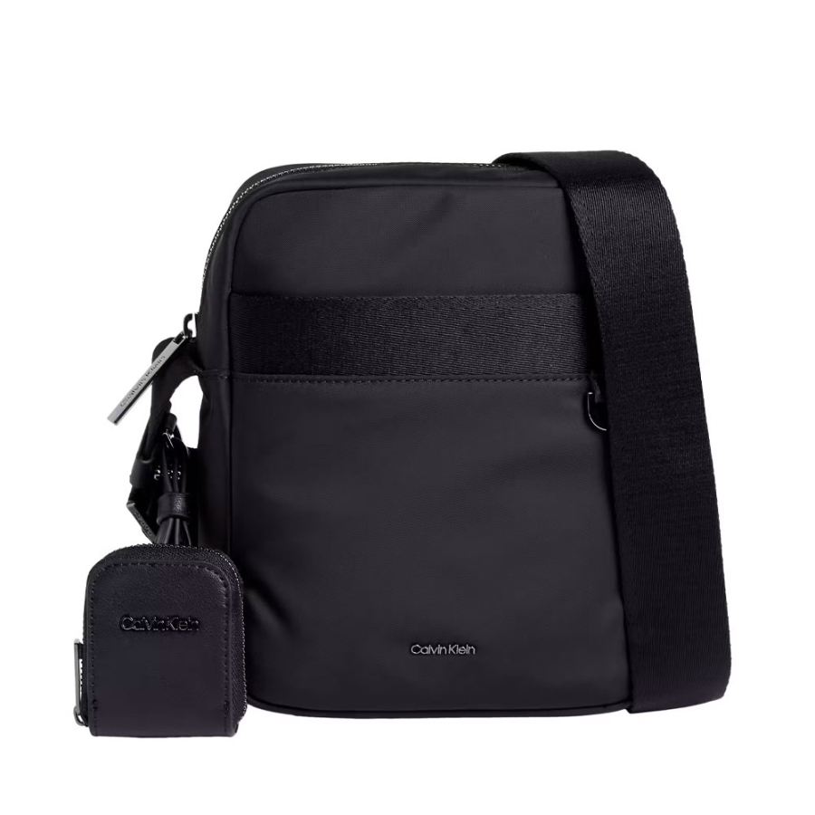 sac-bandouliere-avec-logo-metallique sac-bandouliere-avec-logo-metallique