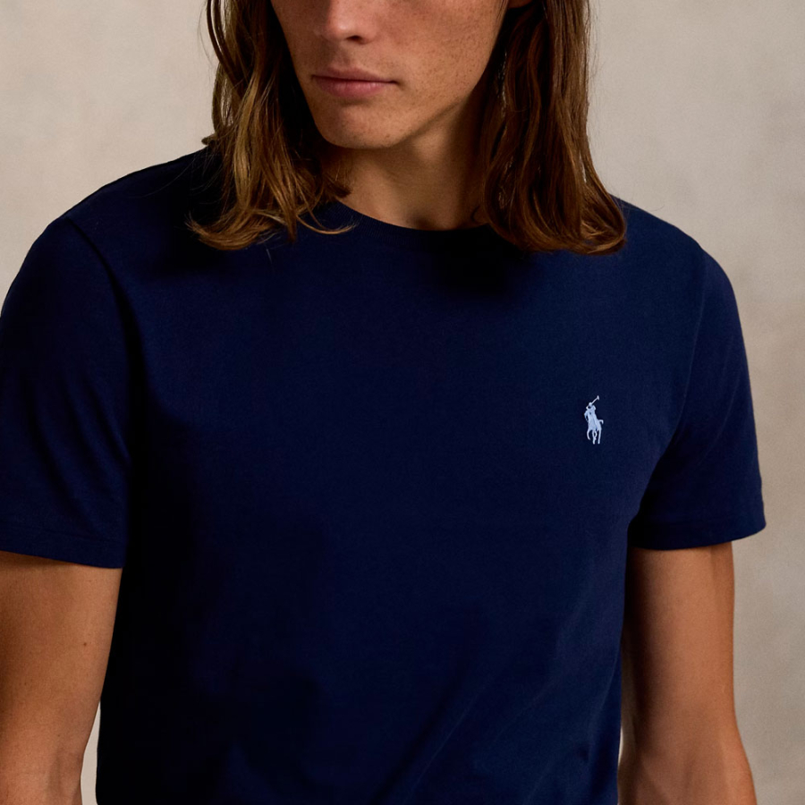 t-shirt-personalizada-com-gola-redonda-e-corte-slim t-shirt-personalizada-com-gola-redonda-e-corte-slim