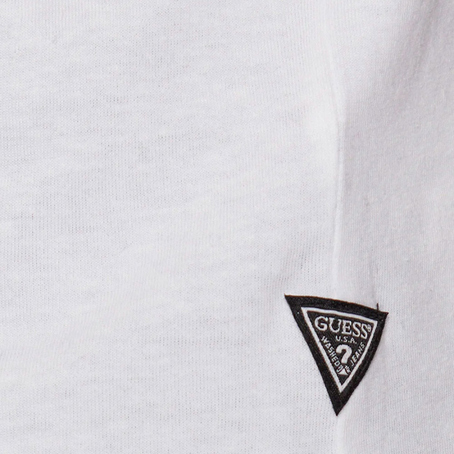 t-shirt-mit-klassischem-design t-shirt-mit-klassischem-design