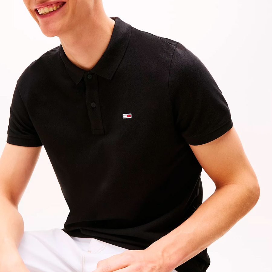 schmal-geschnittenes-poloshirt-mit-logo-patch