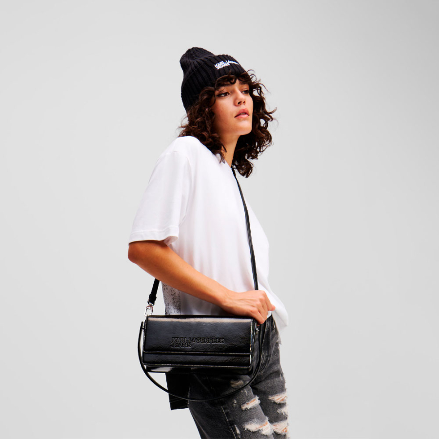 sac-a-bandouliere-en-cuir-synthetique sac-a-bandouliere-en-cuir-synthetique