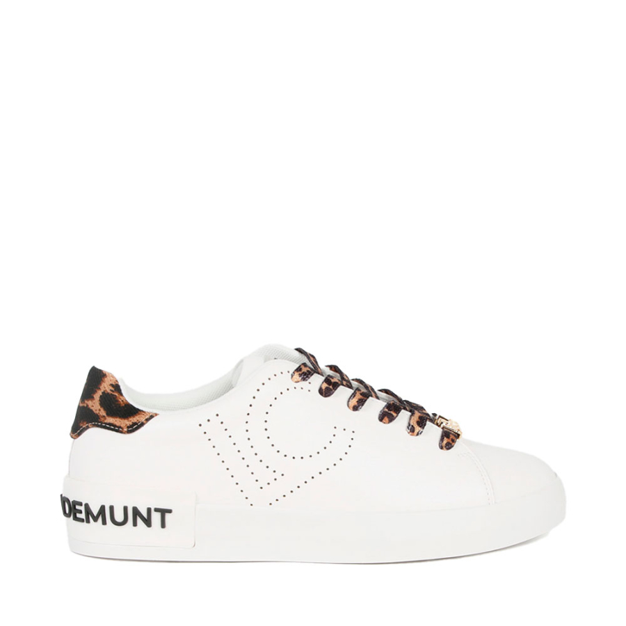 chaussure-de-sport-avec-detail-perfore chaussure-de-sport-avec-detail-perfore