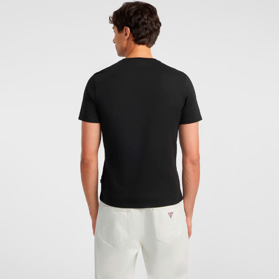 camiseta-con-logotipo-bordado-corte-slim