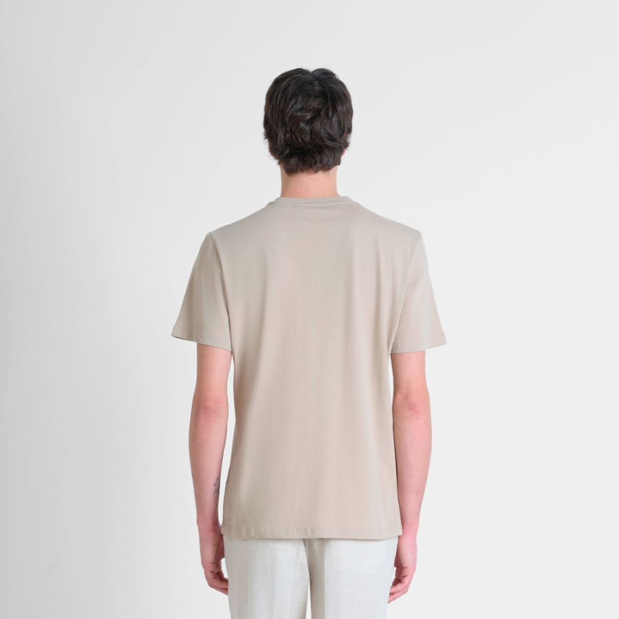 t-shirt-coupe-regulier-avec-logo t-shirt-coupe-regulier-avec-logo