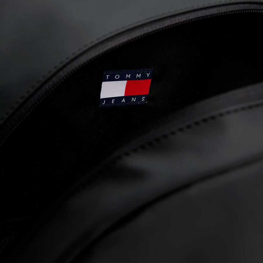 essential-logo-backpack essential-logo-backpack