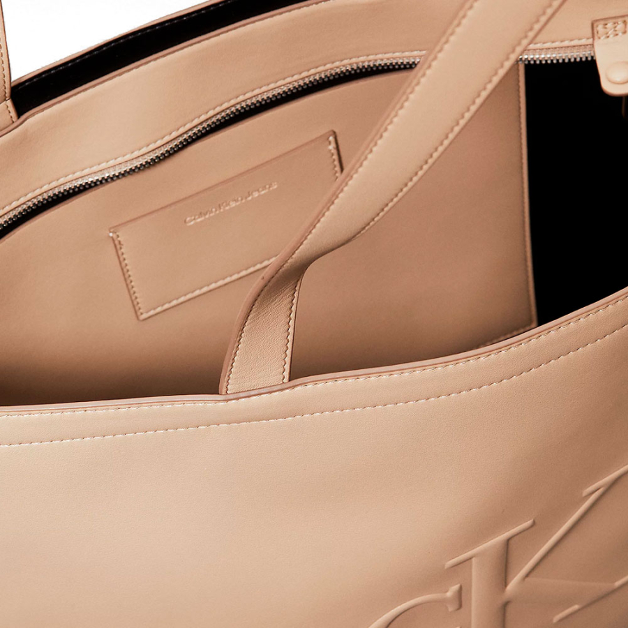 ck-bolso-lv04k3070g-pbf-sculpted-slim-tote-crockery