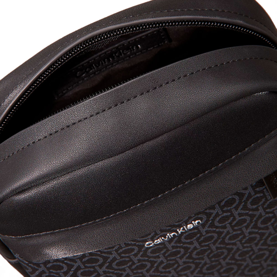 must-reporter-s-mono-shoulder-bag must-reporter-s-mono-shoulder-bag