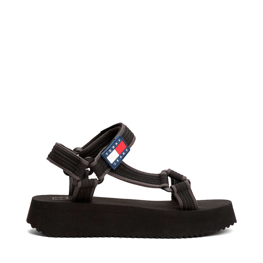 sandales-a-plateforme-avec-semelle-crantee sandales-a-plateforme-avec-semelle-crantee