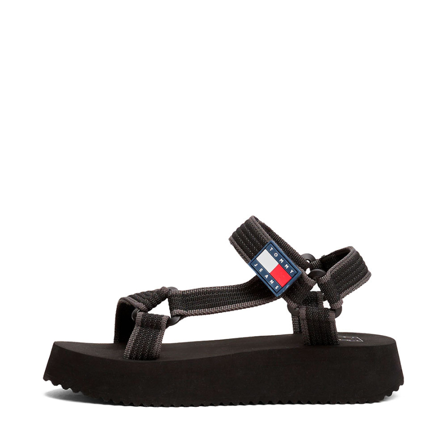sandales-a-plateforme-avec-semelle-crantee sandales-a-plateforme-avec-semelle-crantee
