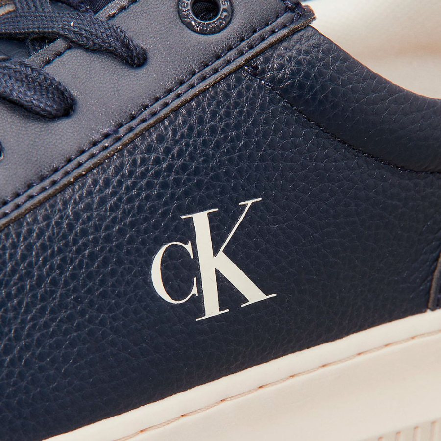 baskets-en-cuir-a-semelle-epaisse baskets-en-cuir-a-semelle-epaisse