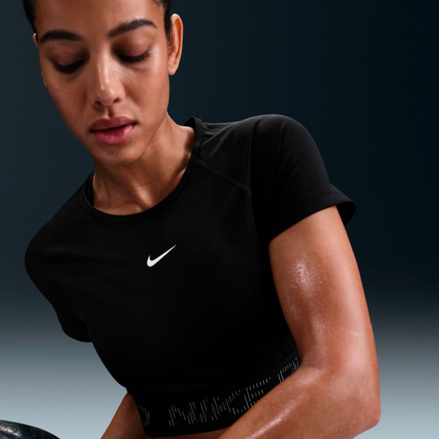 top-corto-a-maniche-corte-con-stampa-dri-fit top-corto-a-maniche-corte-con-stampa-dri-fit