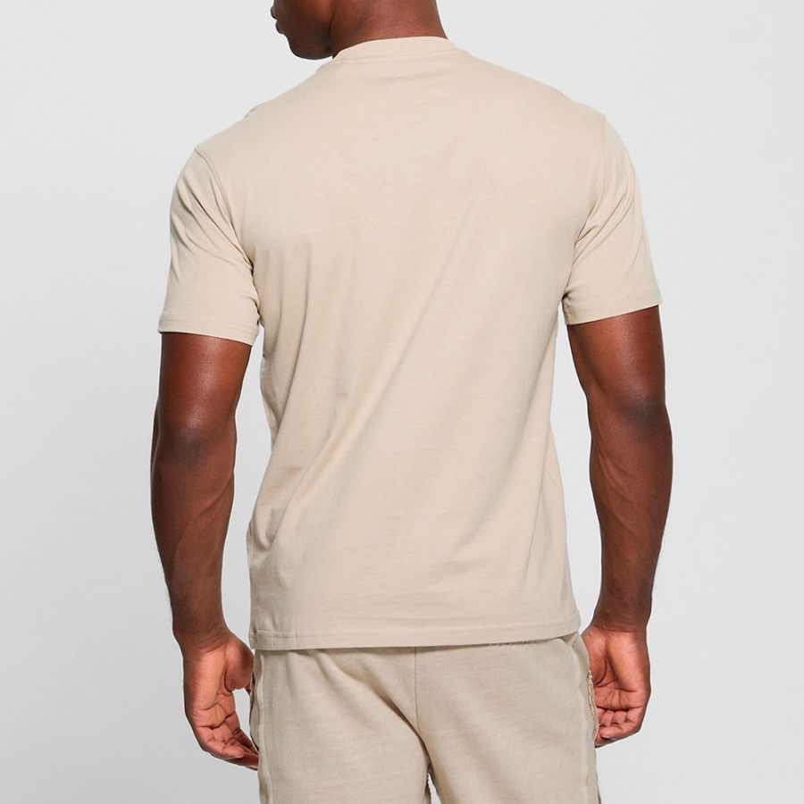 t-shirt-with-front-logo t-shirt-with-front-logo