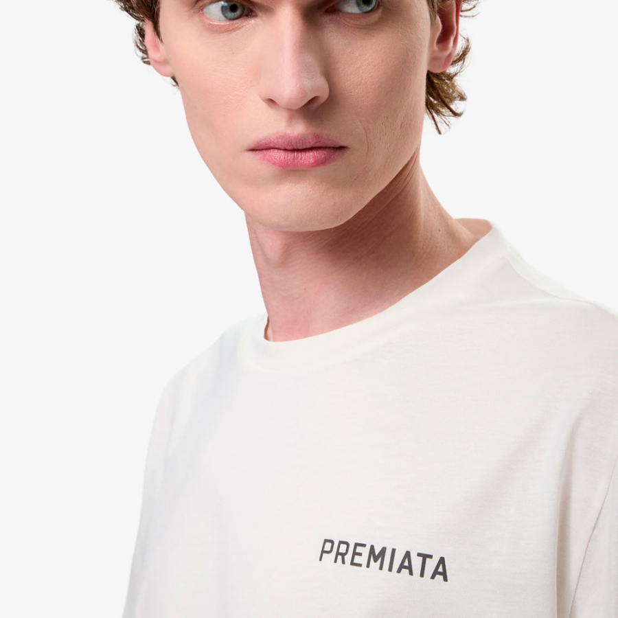 t-shirt-with-side-slits-and-contrasting-details t-shirt-with-side-slits-and-contrasting-details