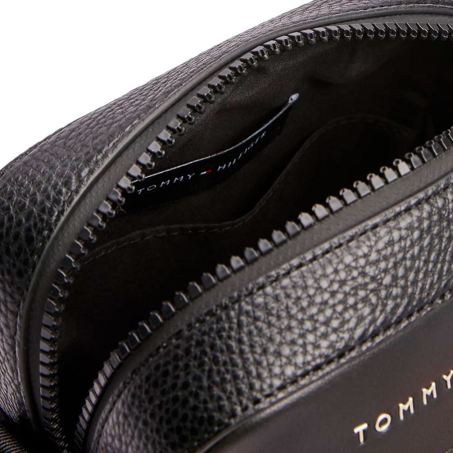 sac-reporter-avec-un-melange-de-textures sac-reporter-avec-un-melange-de-textures