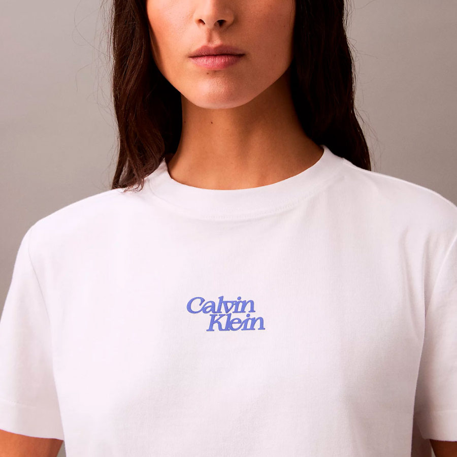 camiseta-com-logo-de-veludo camiseta-com-logo-de-veludo