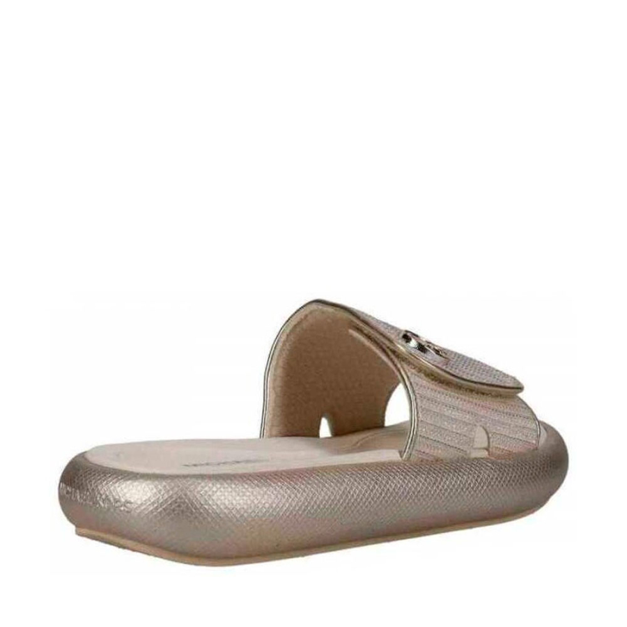 raelynn-darby-flip-flops raelynn-darby-flip-flops