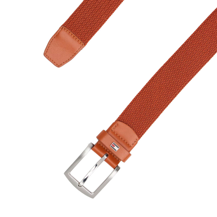 strukturierter-gurtel-mit-quadratischer-schnalle