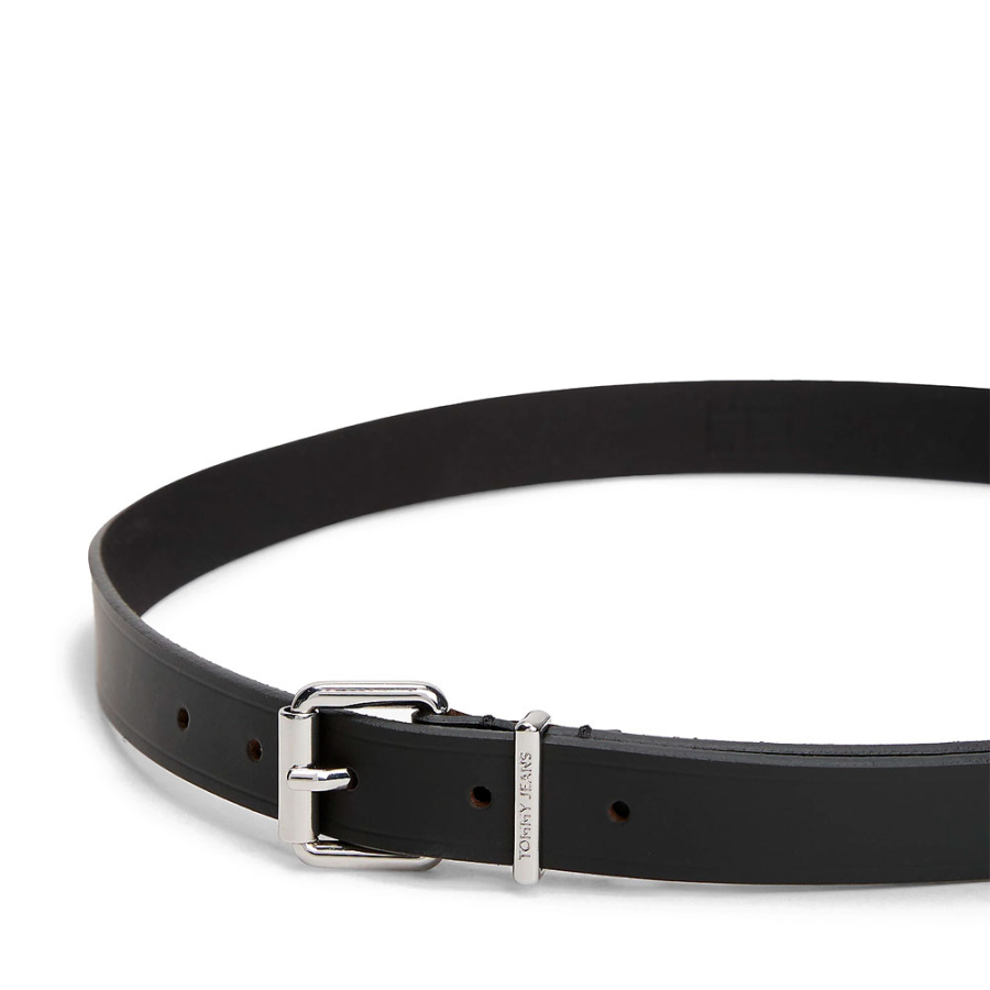 cinturon-de-piel-con-logo-en-bajo-relieve cinturon-de-piel-con-logo-en-bajo-relieve