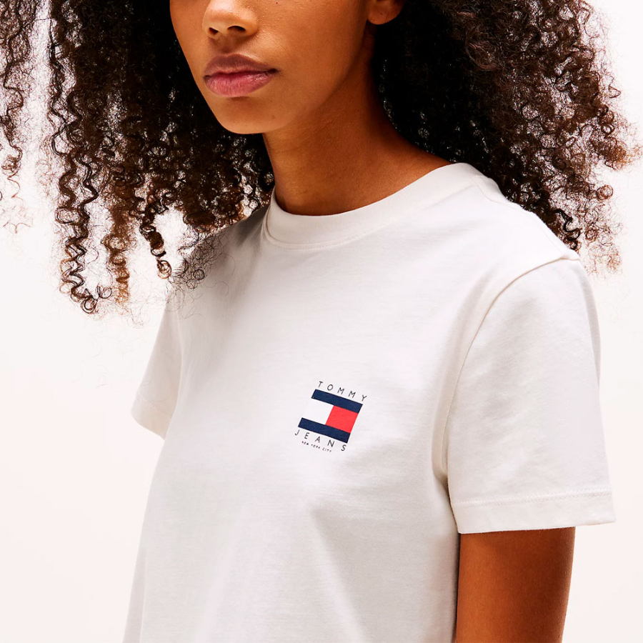 t-shirt-avec-logo-au-dos t-shirt-avec-logo-au-dos