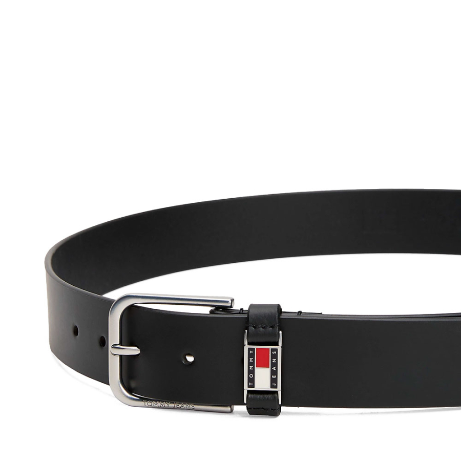 cinturon-de-piel-con-logo-en-bajo-relieve cinturon-de-piel-con-logo-en-bajo-relieve
